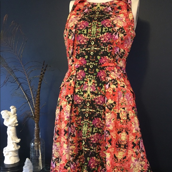 Be Unique Spring Dress - Picture 4 of 4